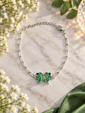 Bracelet à chaîne de couleur argentée avec papillon vert à motifs